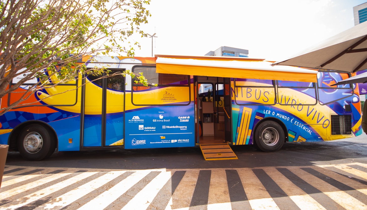 COM APOIO DA GS INIMA BRASIL, ÔNIBUS LIVRO VIVO ESTREIA NO DIA DAS CRIANÇAS